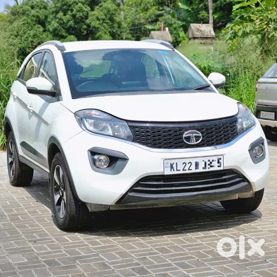 Tata Nexon 1.2 Revotron Xza Plus, 2019, Petrol