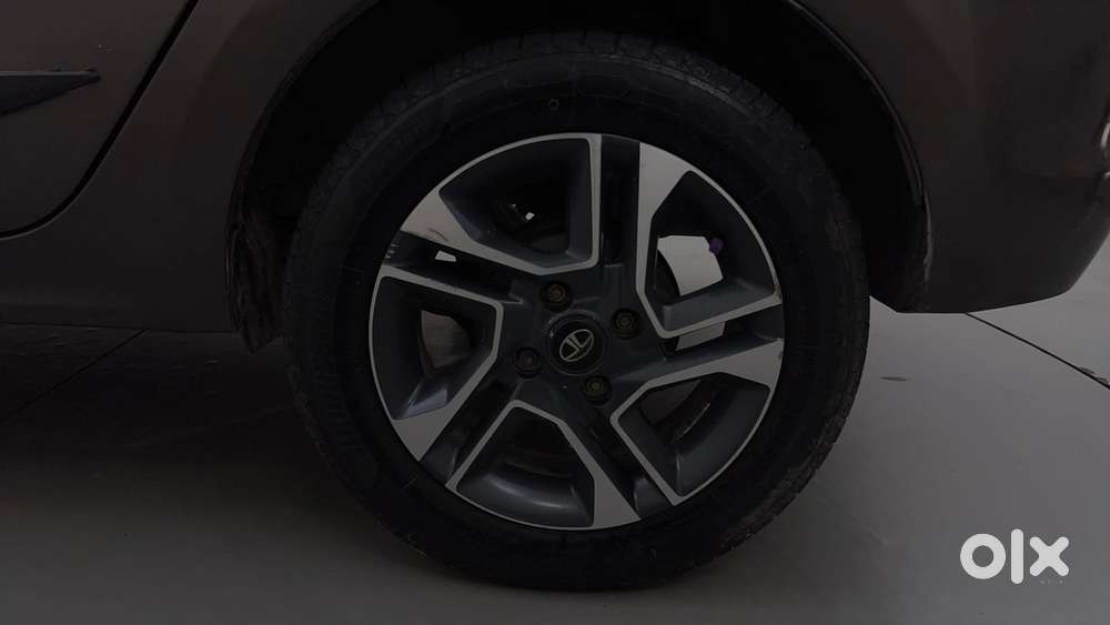 Tata Tigor Xza, 2018, Petrol