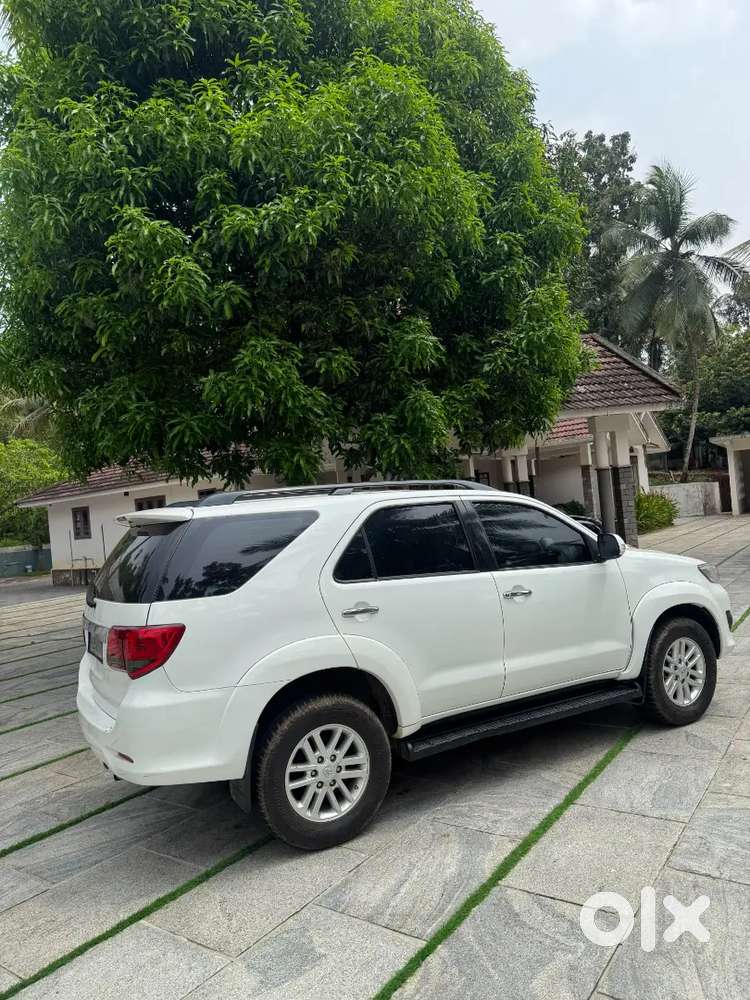 Toyota Fortuner Diesel 2012