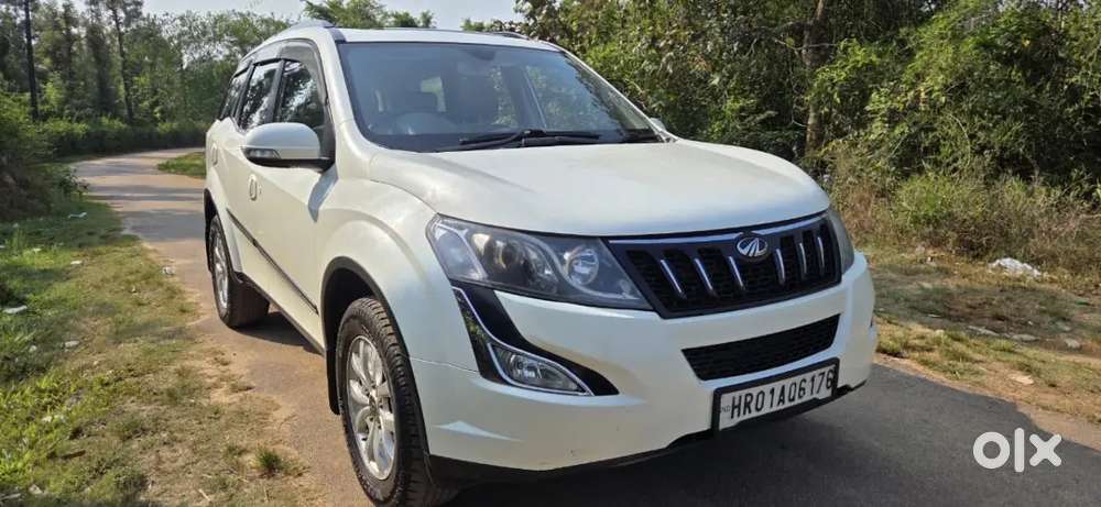 Mahindra Xuv500  W10