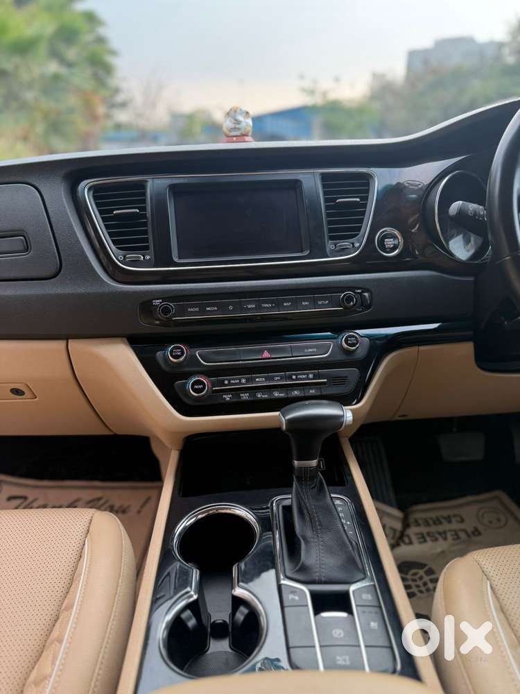 Kia Carnival Limousine, 2022, Petrol