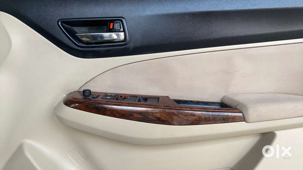 Maruti Suzuki Swift Dzire Amt Zxi, 2018, Petrol