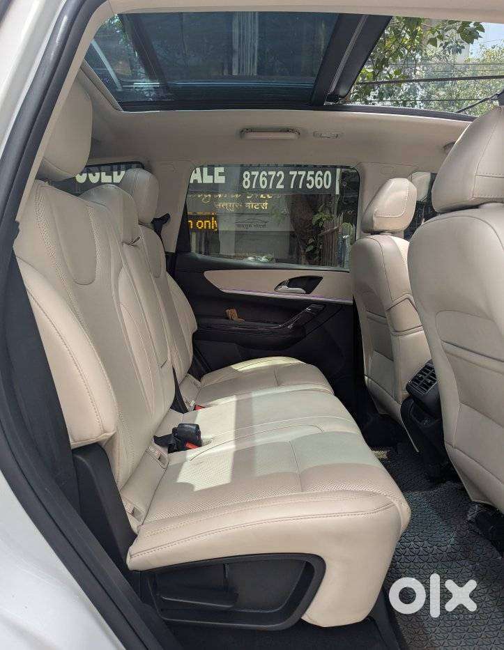 Mahindra Xuv700 2.0 Ax 7 Petrol At Luxury Pack Str, 2025, Petrol