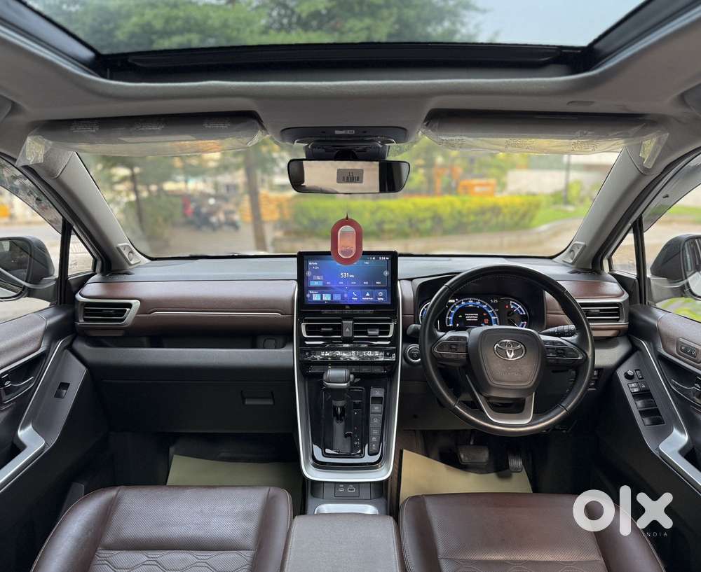 Toyota Innova Hycross 2.0 Zx Hybrid 7 Str, 2023, Petrol