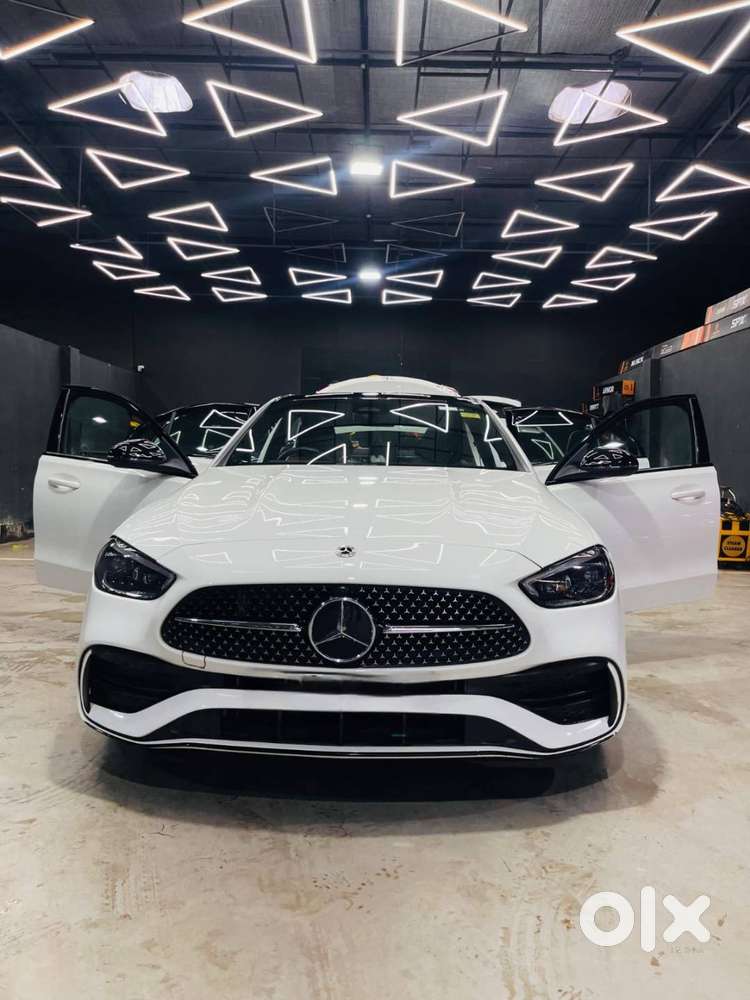 Mercedes-benz C300d Amg Line – July 2023  Only 16,000 Km  Immaculate