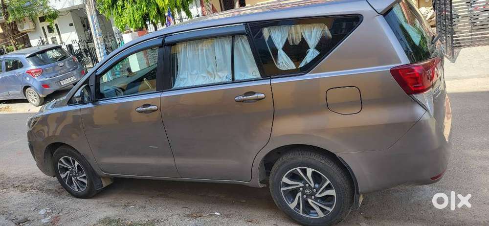 Toyota Innova Crysta 2.4 G Mt, 2022, Diesel