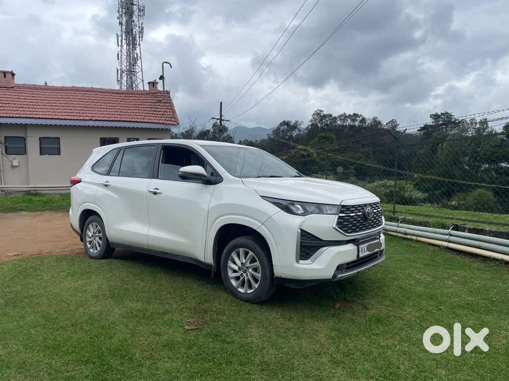 Toyota Innova Hycross 2023 140000 Km Driven