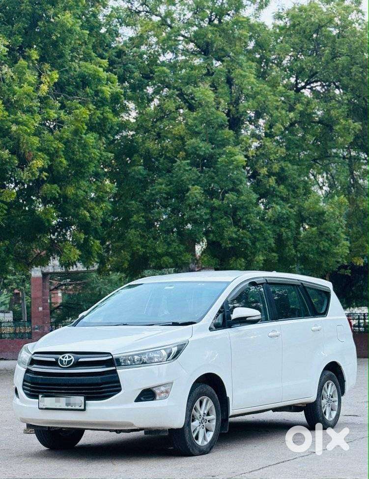 Toyota Innova Crysta 2.4 G Mt, 2017, Diesel