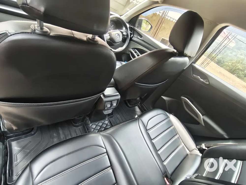 Skoda Kylaq Signature Petrol Automatic 2025