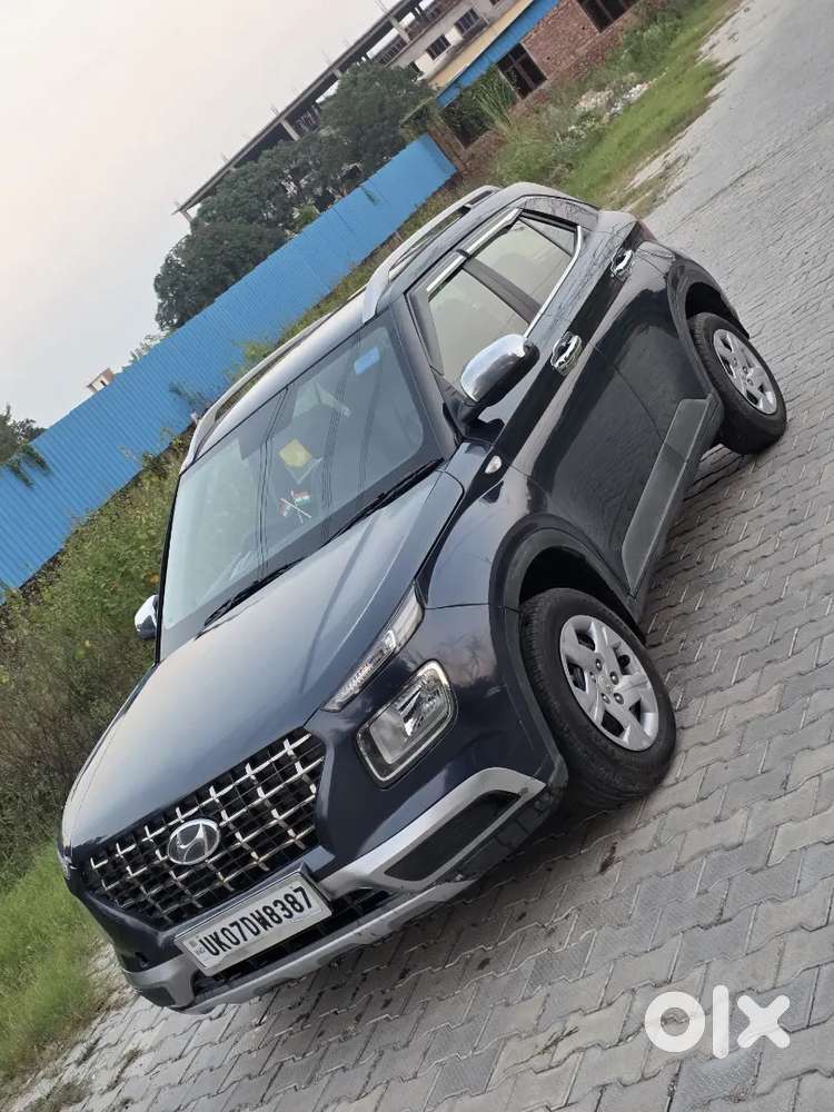 Hyundai Venue Bs 6
Petrol
1st Owner 
Dono Chabi