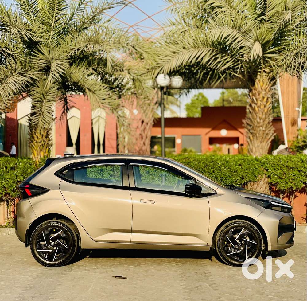 Tata Altroz Creative S, 2025, Petrol