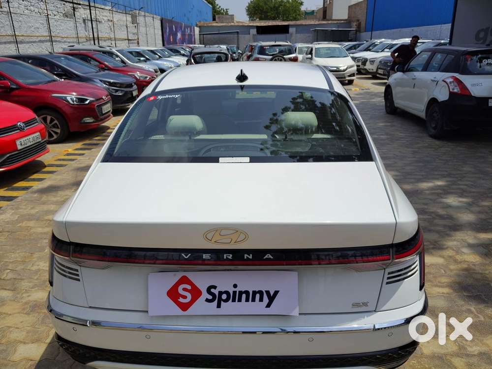 Hyundai Verna 1.5 Sx (o) Vtvt Ivt, 2023, Petrol