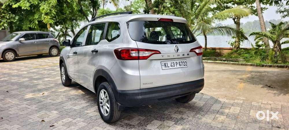 Renault Triber Rxt, 2022, Petrol