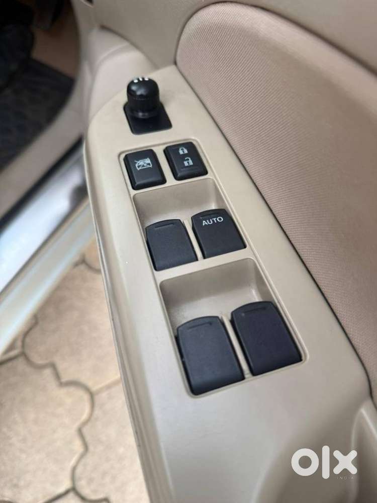 Maruti Suzuki Dzire 1.2 Vxi, 2014, Petrol