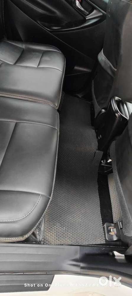 Toyota Innova Crysta 2.4 G Mt 8s, 2024, Diesel