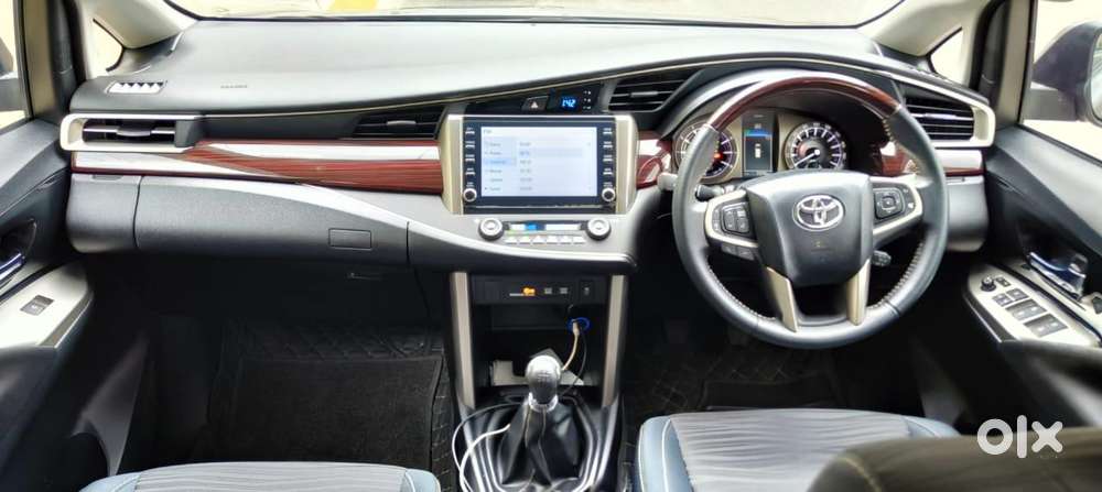 Toyota Innova Crysta 2.7 V, 2023, Petrol