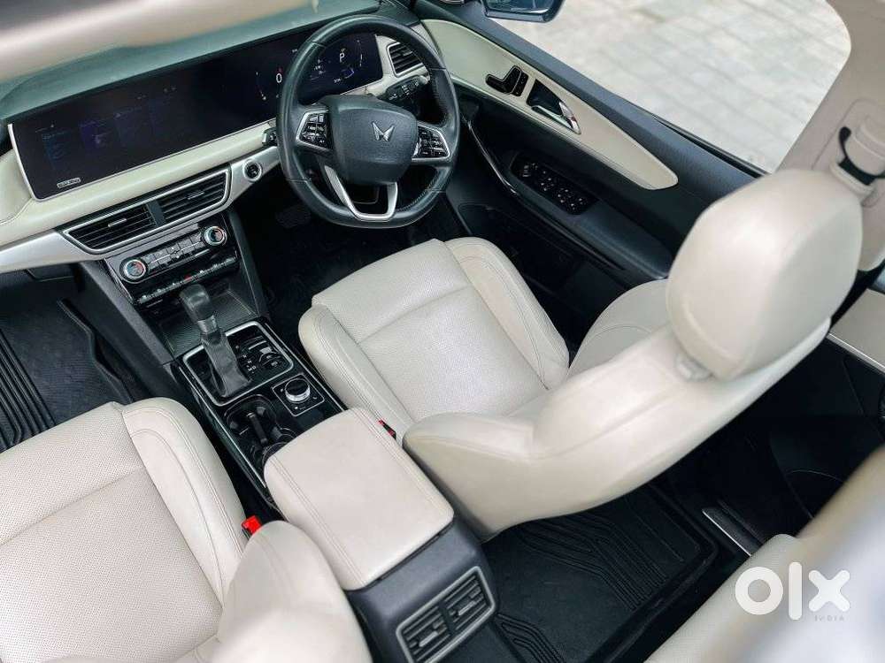 Mahindra Xuv700 2.2 Ax 7 Diesel At Luxury Pack Str, 2022, Diesel