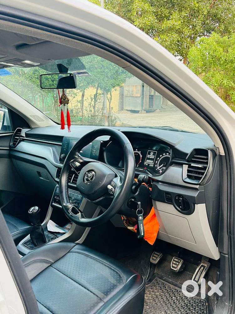 Skoda Kushaq 1.0 Tsi Ambition, 2023, Petrol