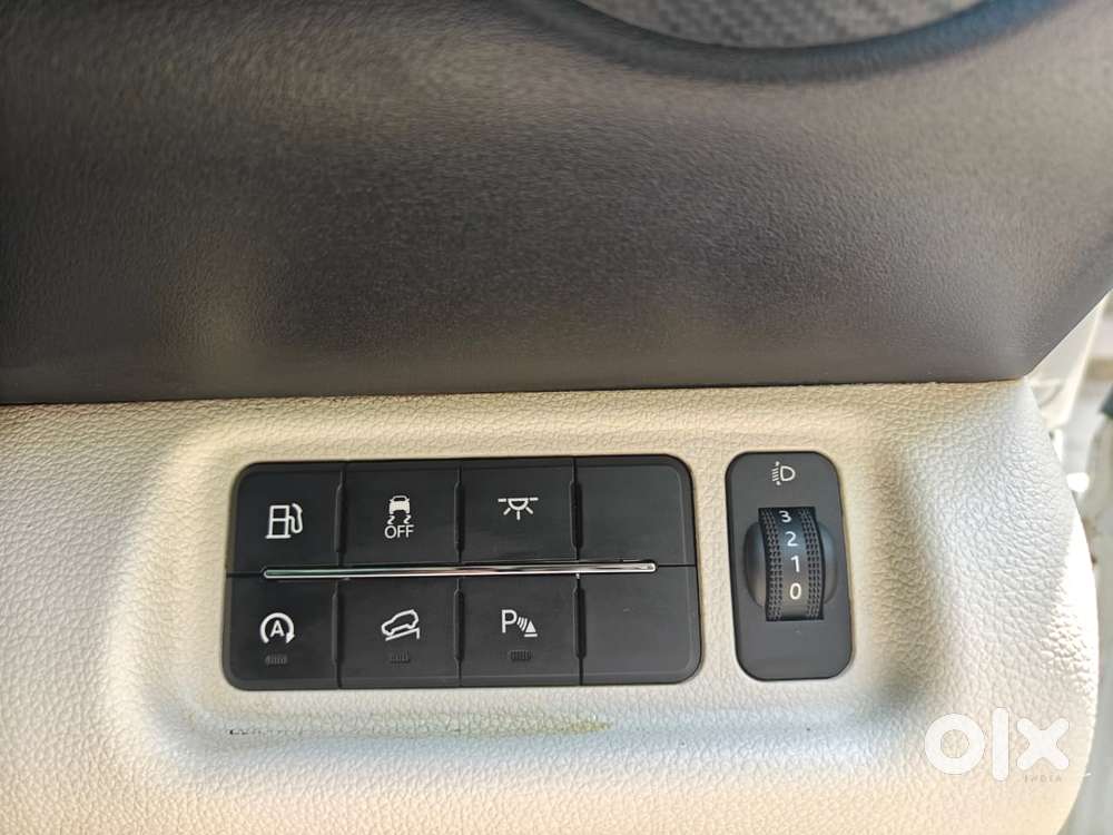 Mahindra Thar Roxx Ax7 L Petrol At 2wd, 2025, Petrol