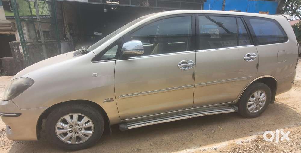 Toyota Innova 2004-2011 2.5 V Diesel 8-seater, 2010, Diesel