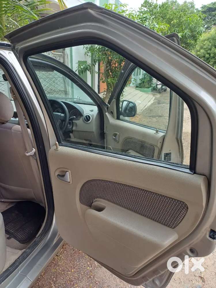 Mahindra Renault Logan Diesel 2011