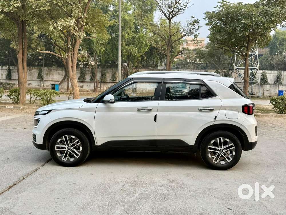 Hyundai Venue Sx (o) Mt 1.5 Diesel, 2024, Diesel