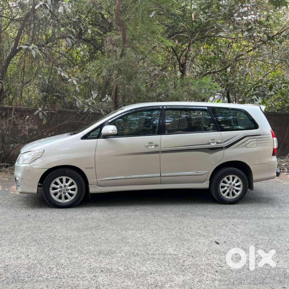 Toyota Innova 2.5 Vx 8 Str Bs-iii, 2015, Diesel