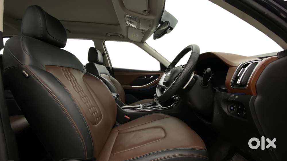 Hyundai Alcazar 2.0 Signature (o) Petrol At 6 Str, 2022, Petrol