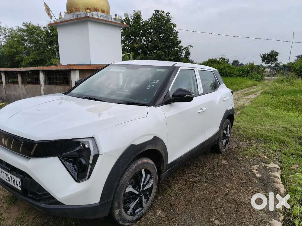 Mahindra Xuv3xo Mx1 2025