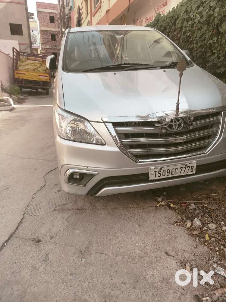 Toyota Innova 2014 Diesel 260000 Km Driven