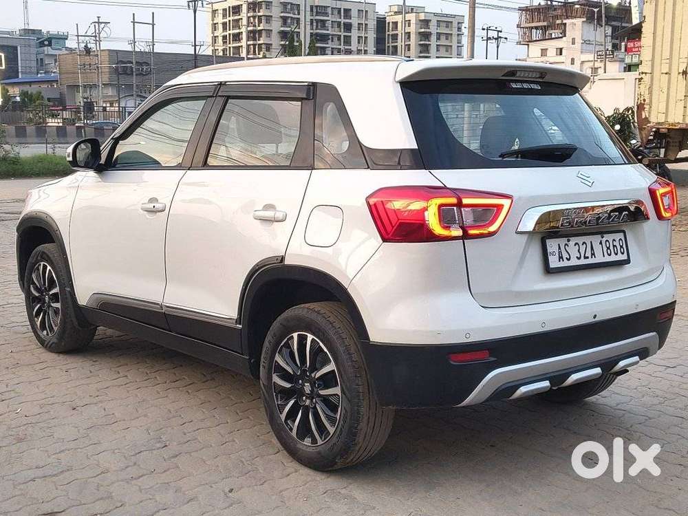 Maruti Suzuki Brezza 1.5 Zxi Smart Hybrid Dual Tone, 2022, Petrol