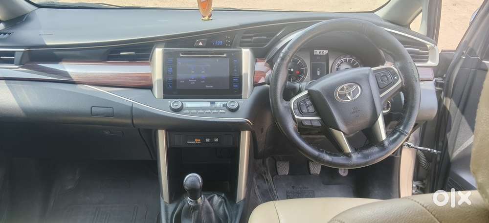 Toyota Innova Crysta 2017 Diesel Well Maintained