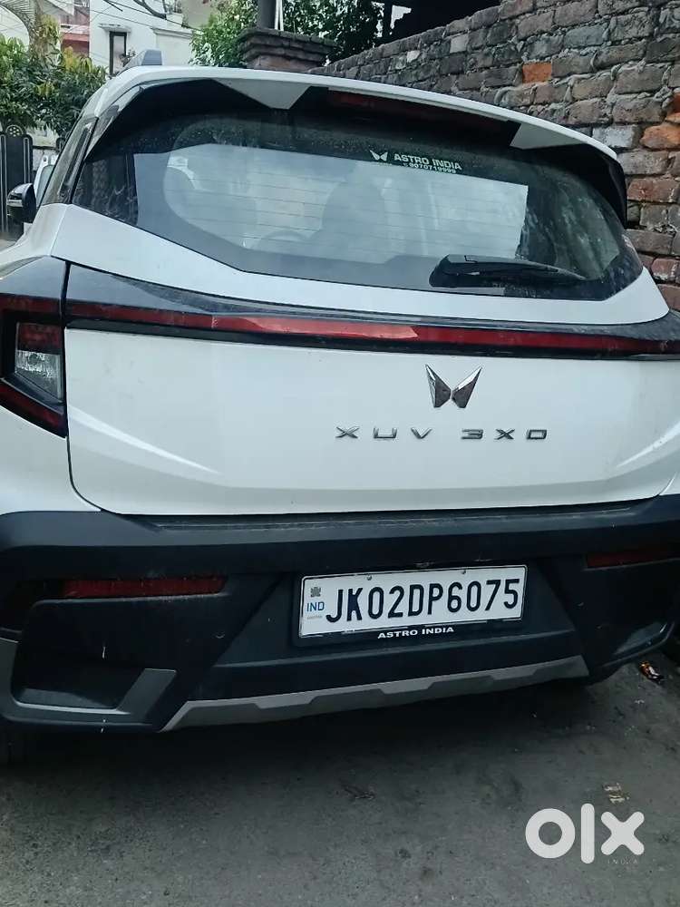 Mahindra Xuv 3xo 2025 Petrol 4200 Km Driven