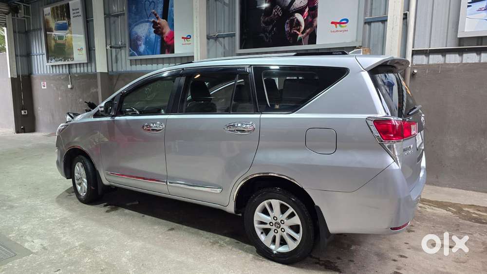 Toyota Innova Crysta 2.7 Gx At 8s, 2017, Diesel
