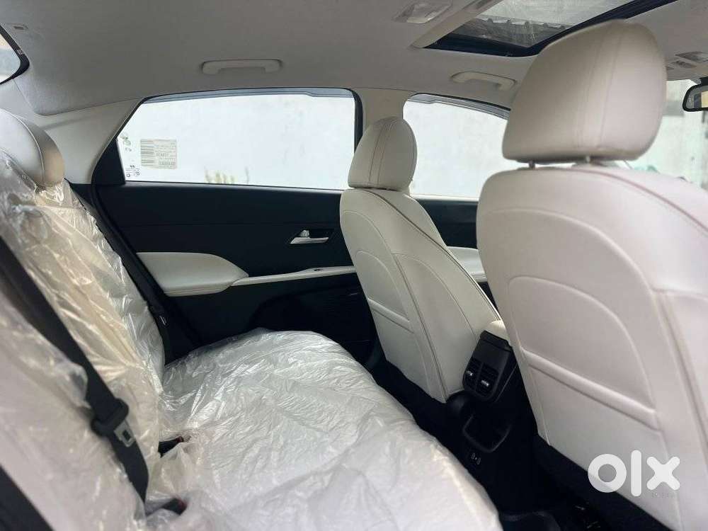 Hyundai Verna 1.5 Sx (o) Vtvt Ivt, 2025, Petrol