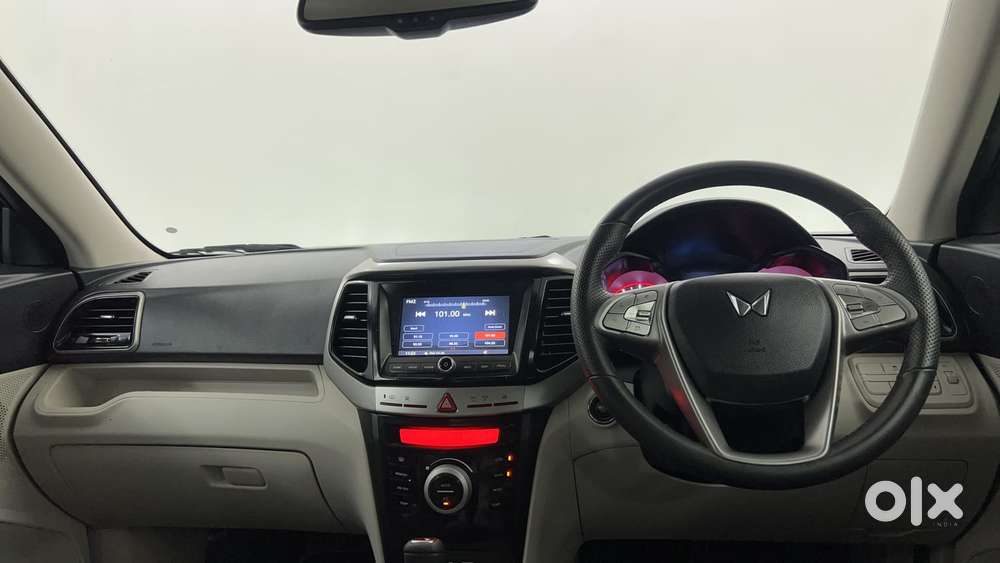 Mahindra Xuv300 1.2 W8 (o) Amt Petrol, 2023, Petrol