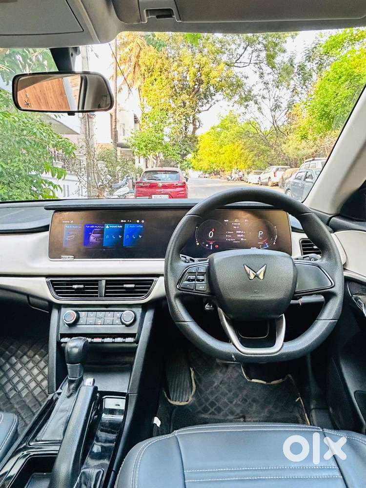 Mahindra Xuv700 2.2 Ax 5 Diesel At 7 Str, 2022, Diesel