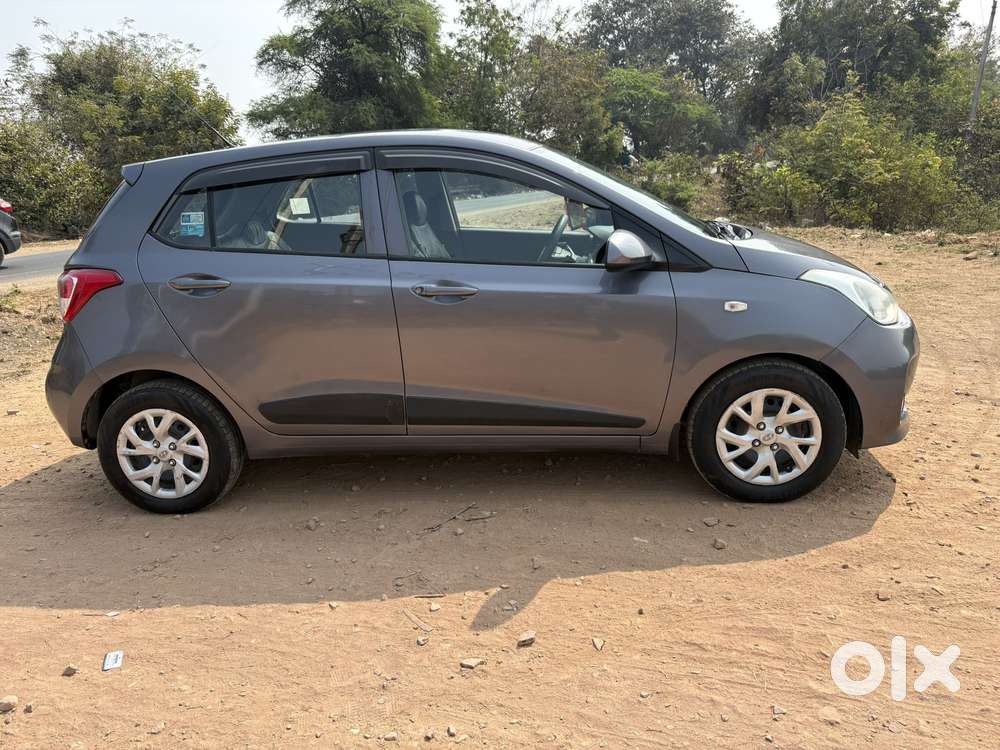 Hyundai Grand I10 Sportz, 2017, Cng & Hybrids