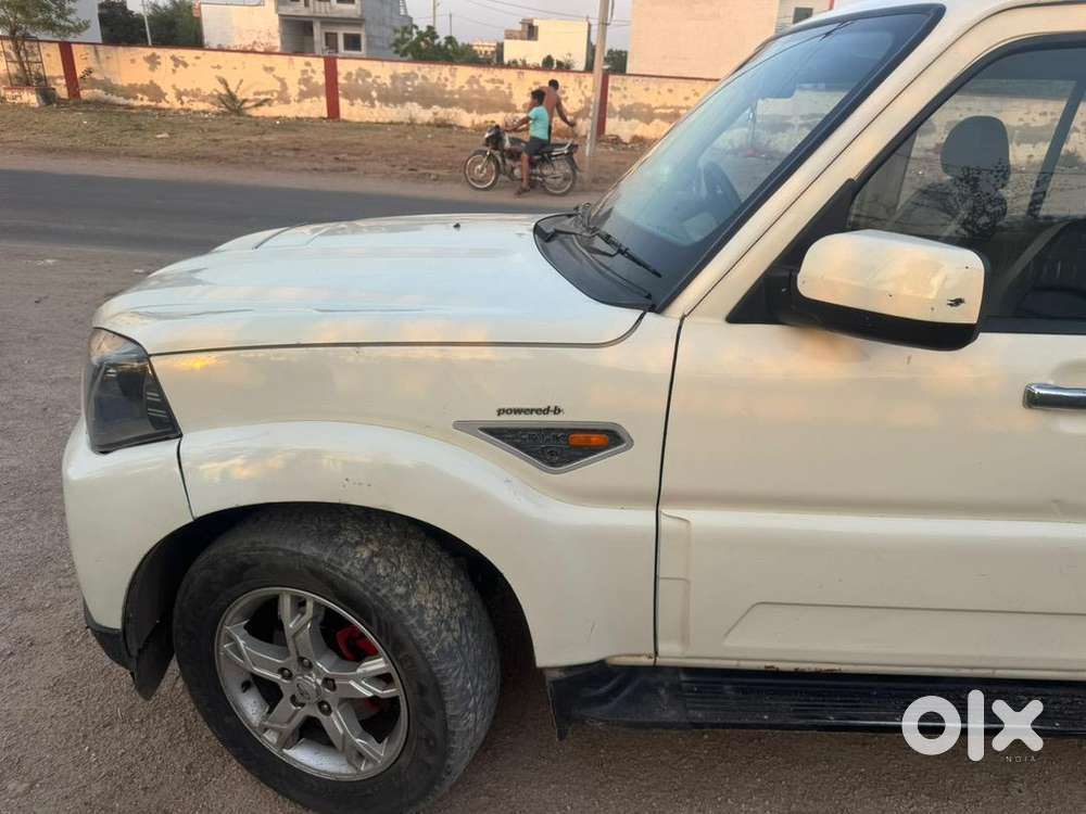 Mahindra Scorpio Classic 2015 Diesel 130000 Km Driven