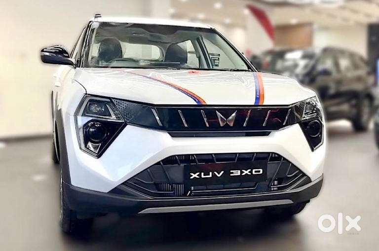 お譲りします / 己龍 ③ Mahindra XUV 3XO MX3, 2025, Petrol - Cars in Dadar West, Mumbai