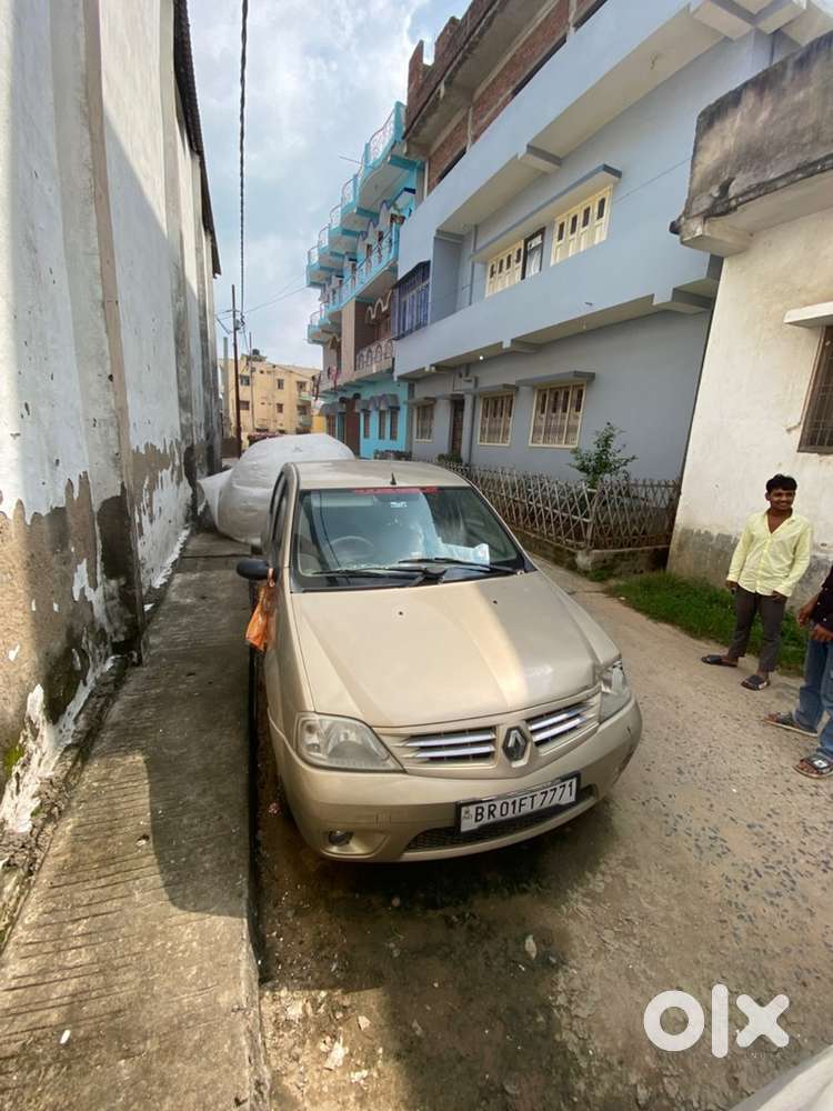 Mahindra Logan Petrol 2012