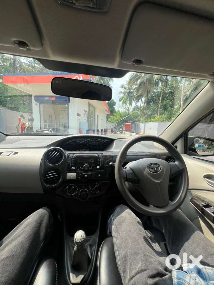 Toyota Etios Liva V 2016