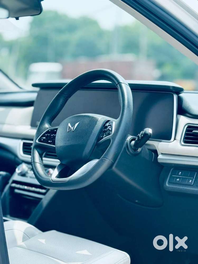 Mahindra Xuv700 2.2 Ax 7 Diesel At Luxury Pack Str, 2022, Diesel