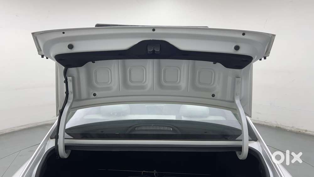 Hyundai Verna 1.5 Sx Petrol Mt, 2024, Petrol