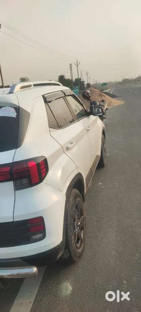 Hyundai Venue 2024 Diesel 42900 Km Driven