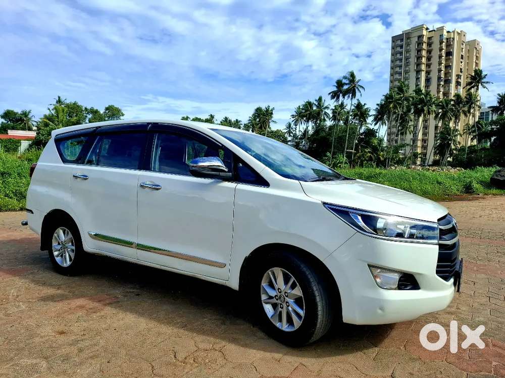 Toyota Innova Crysta Gx 2.4 Mt 8-seater /immacul