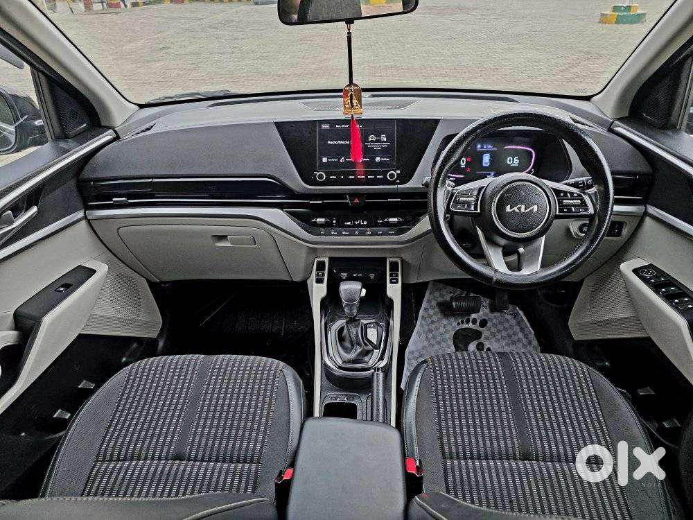 Kia Carens 1.4 Prestige Plus Turbo Dct 7 Str, 2023, Petrol