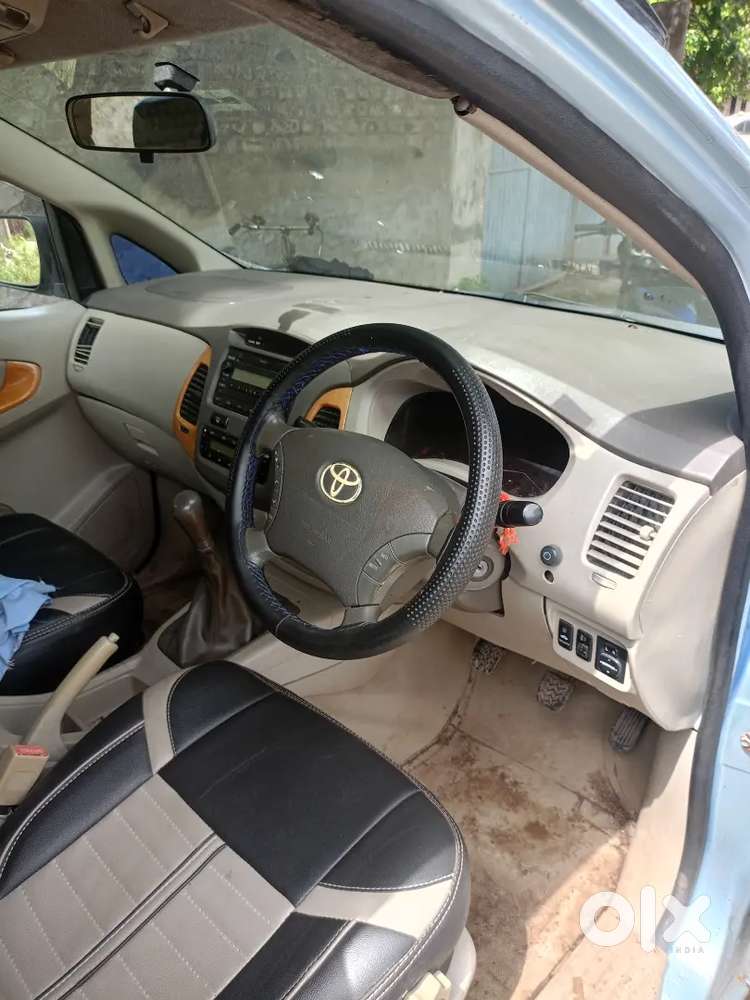 Toyota Innova Hycross 2009