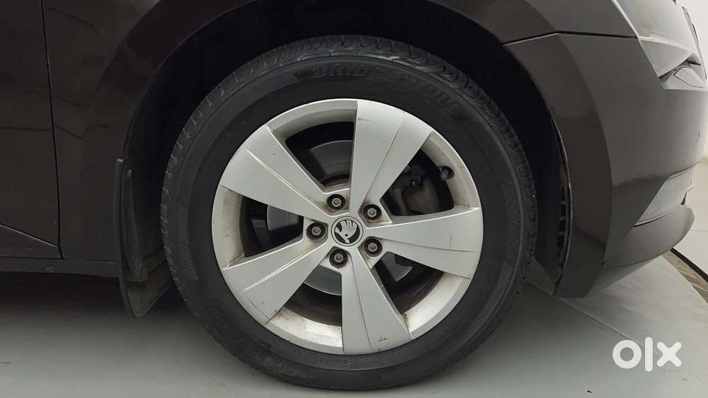 Skoda Superb Style 1.8 Tsi At, 2018, Petrol