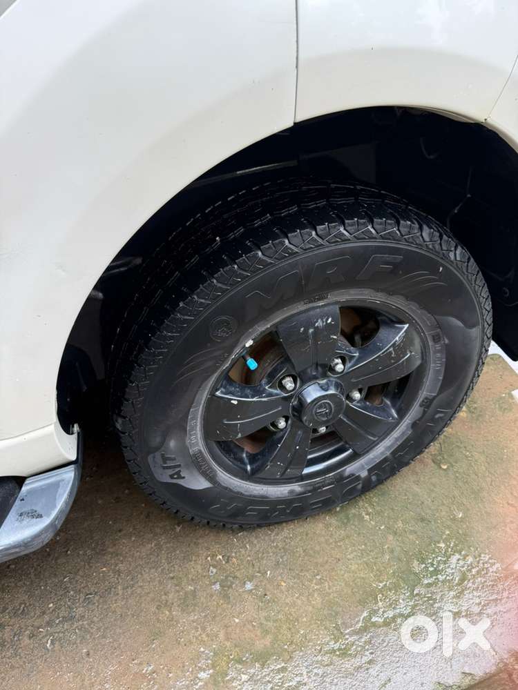 Tata Safari Storme 2016